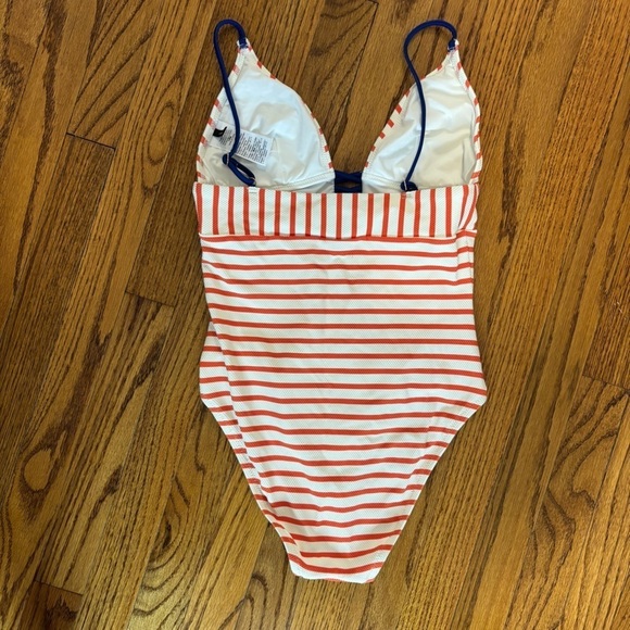 Like-New Women’s J. Crew v-neck striped one piece bathing suit, size 4. - Picture 4 of 4